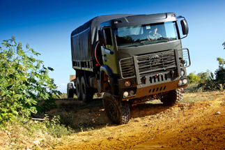 O VW Constellation 31.320 6x6 militar